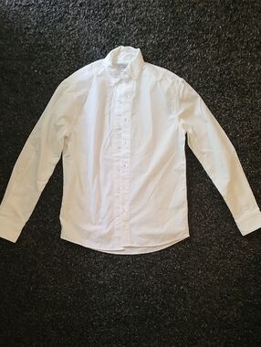 Men's White Long-Sleeve Dress Shirt